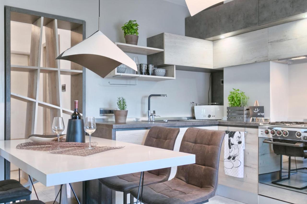 Modern Oasis Apartment Pula Buitenkant foto