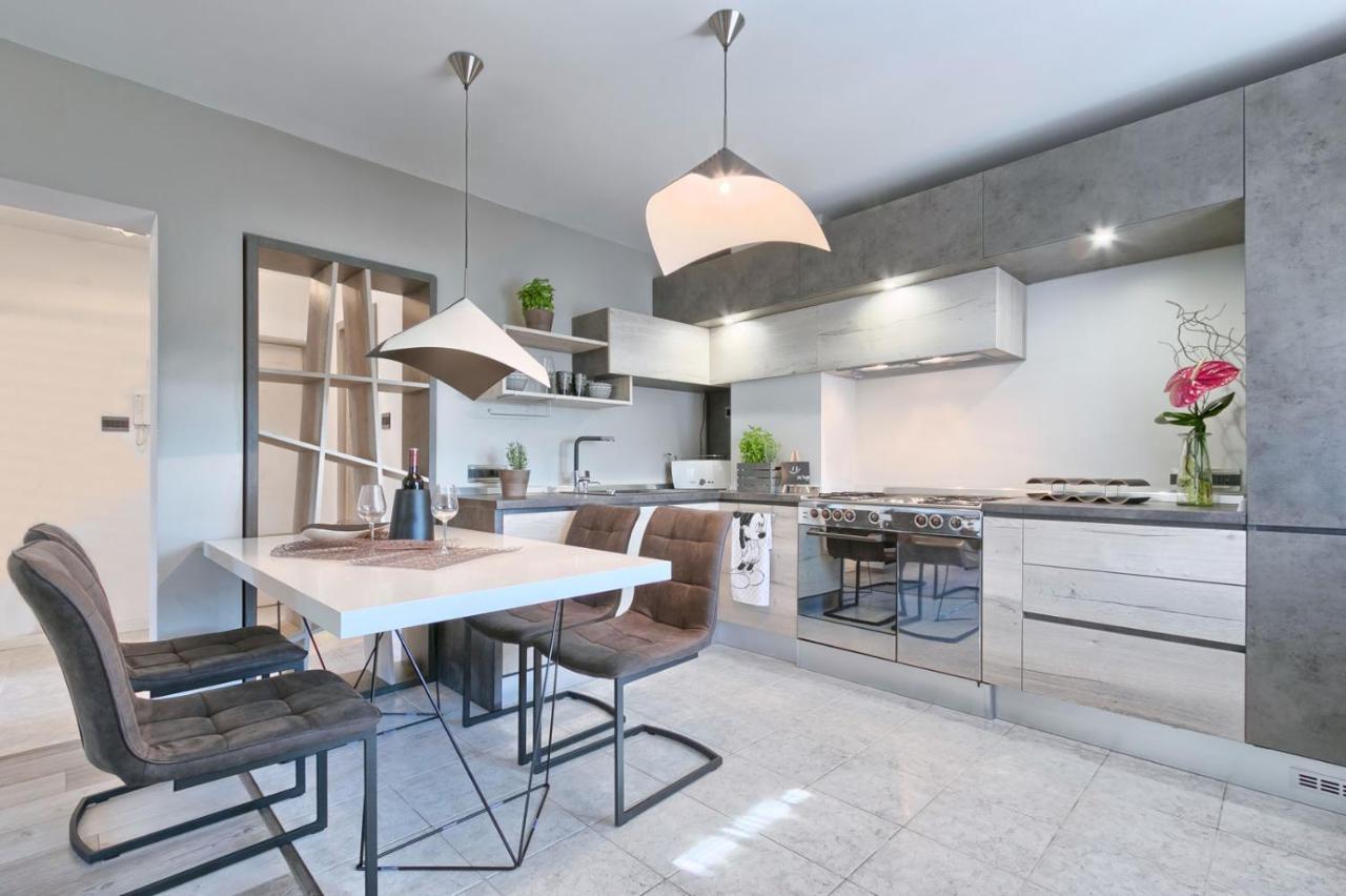 Modern Oasis Apartment Pula Buitenkant foto