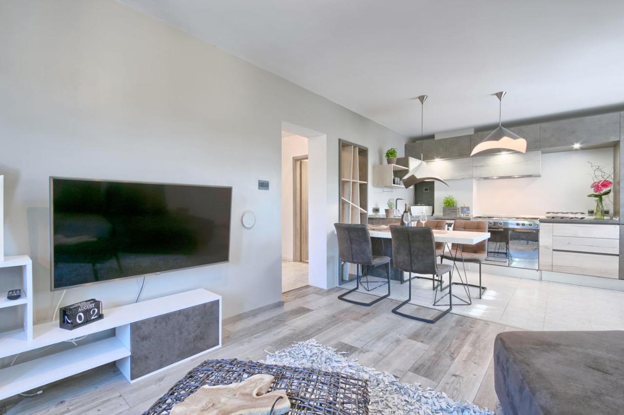 Modern Oasis Apartment Pula Buitenkant foto